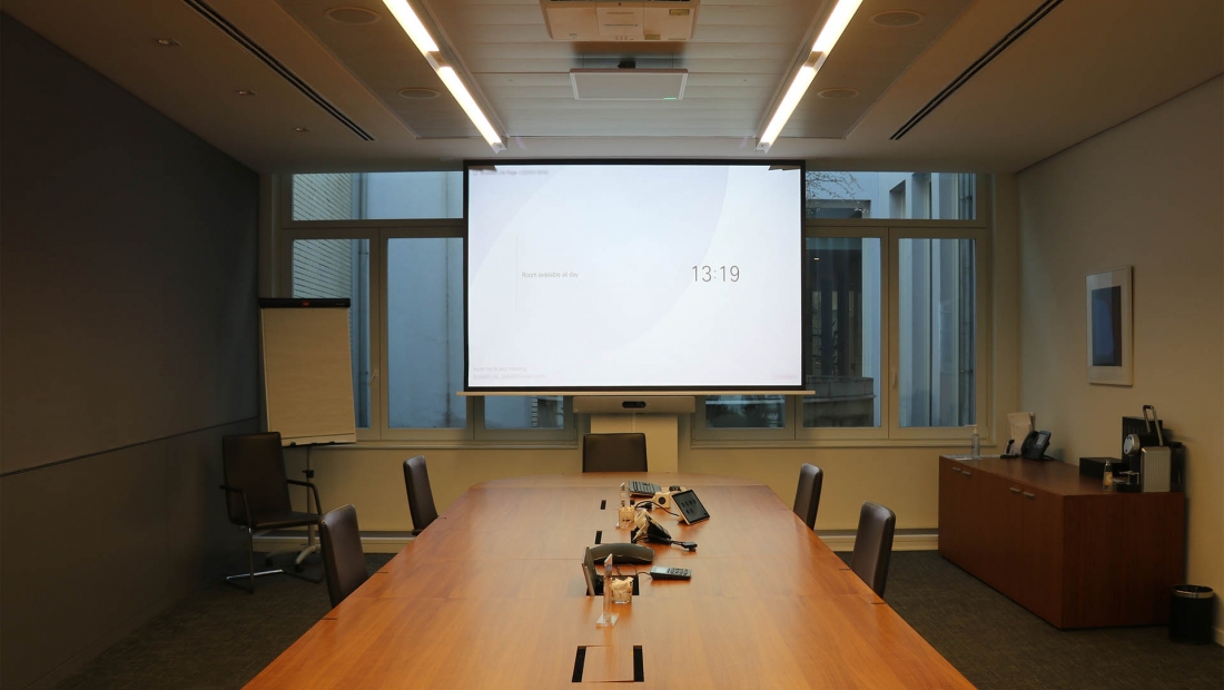 Board room with videoconference (16 people)