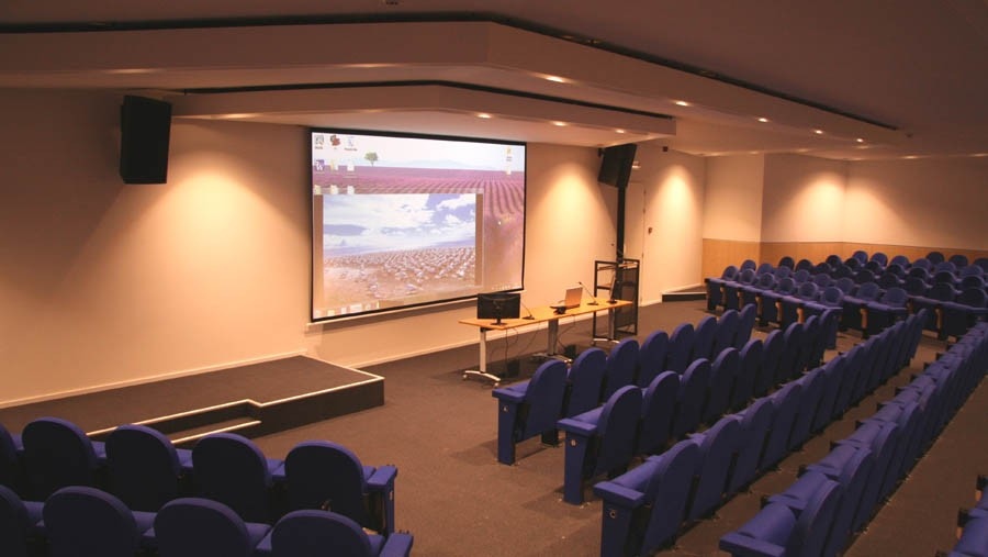 Auditorium 200 places