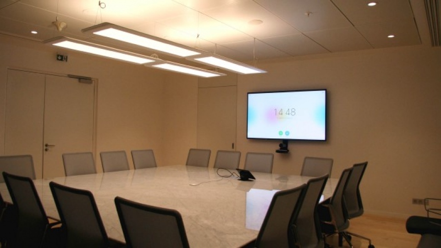 Board room – 16 people