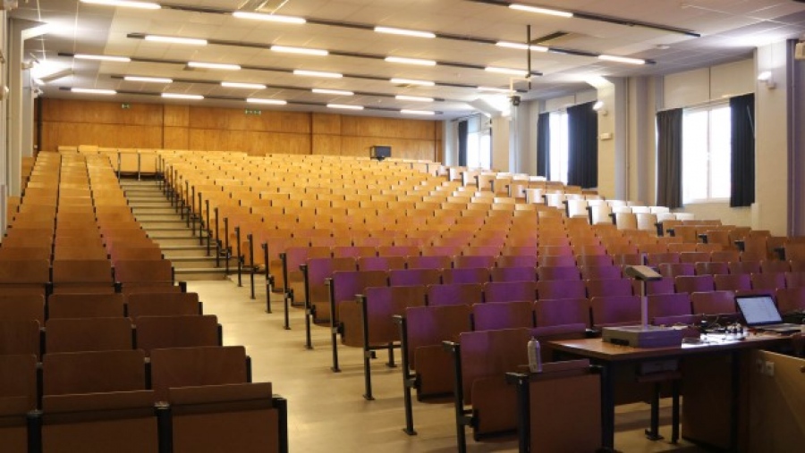 100-people Hybrid Auditorium
