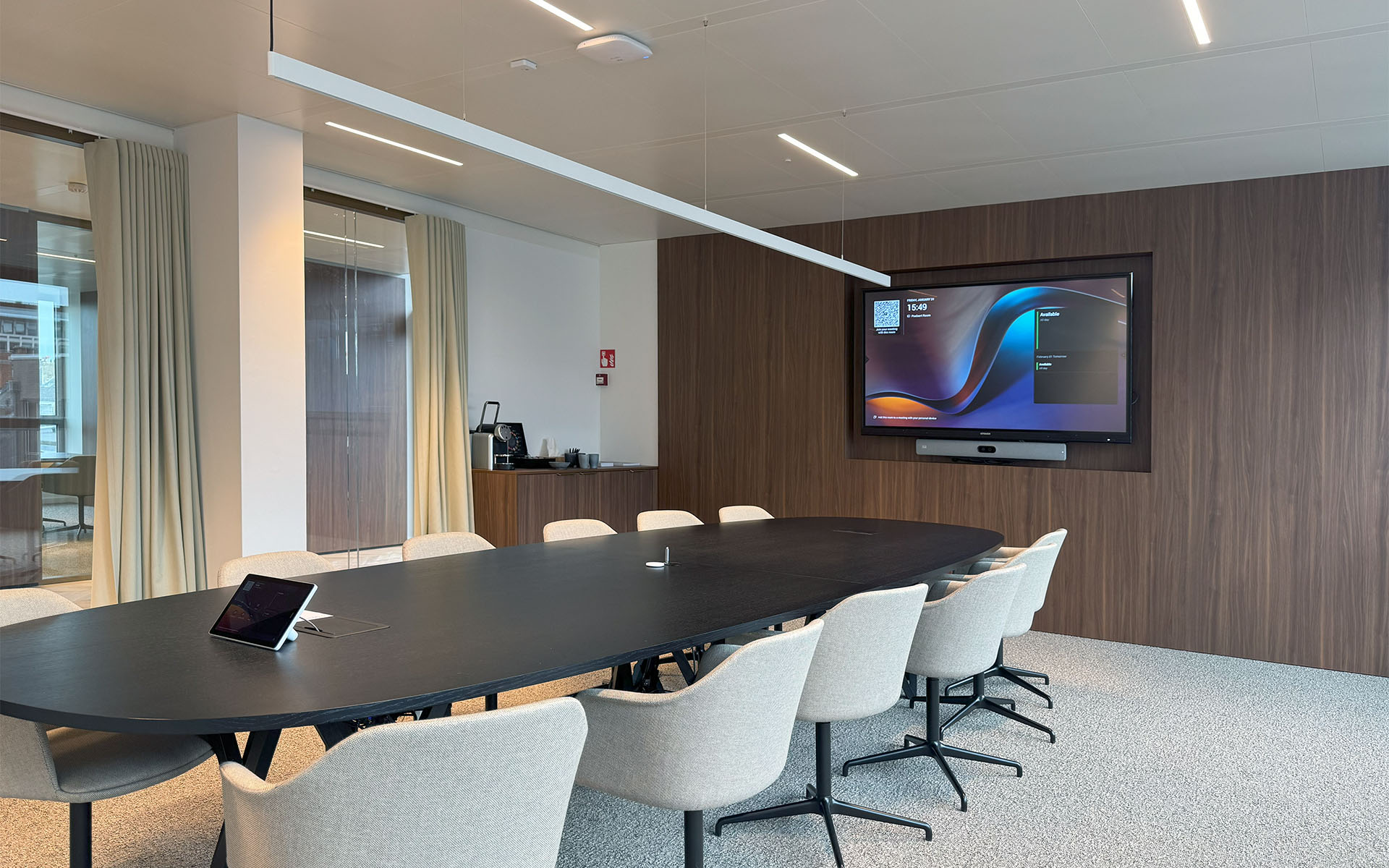 Multi Purpose Room - High Qualilty Indoor Ledwall 135 inch ( Image = 301x179cm )