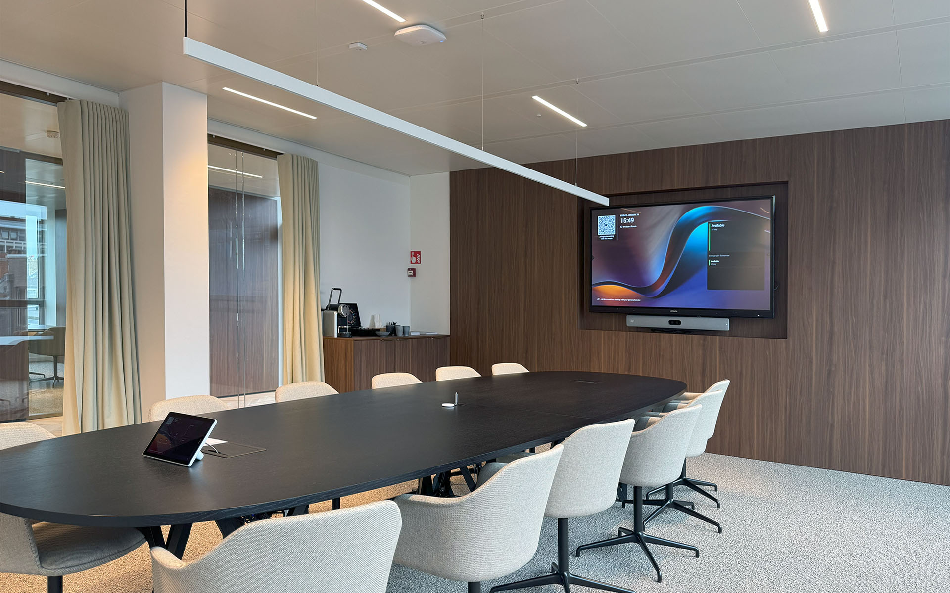 Multi Purpose Room - High Qualilty Indoor Ledwall 135 inch ( Image = 301x179cm )