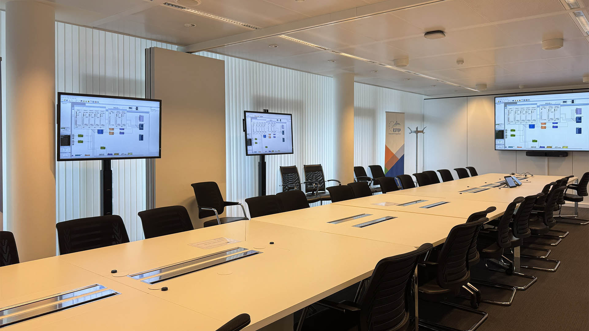 Board room – 16 people